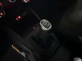Kia Rio (2017) thumbnail 14
