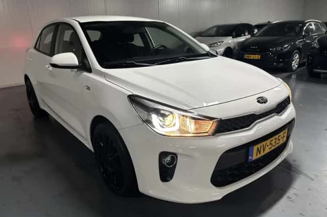 Kia Rio (2017) thumbnail 19