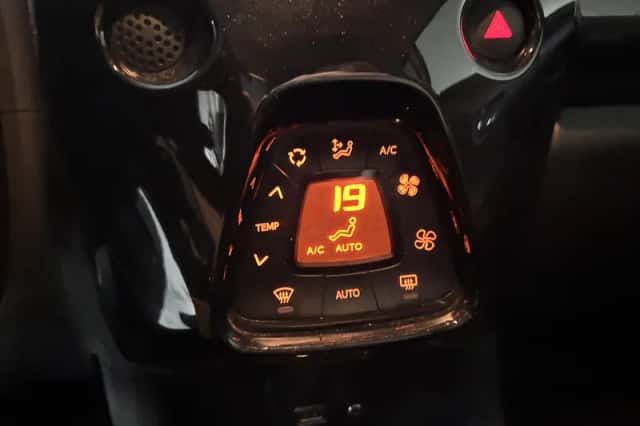 Toyota Aygo (2018) thumbnail 11