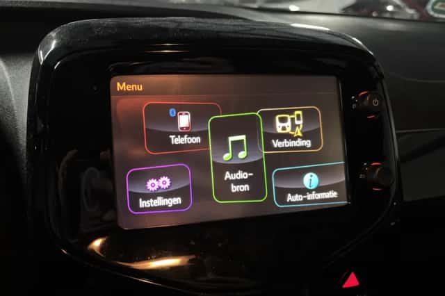 Toyota Aygo (2018) thumbnail 12