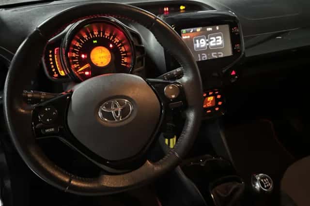 Toyota Aygo (2018) thumbnail 7
