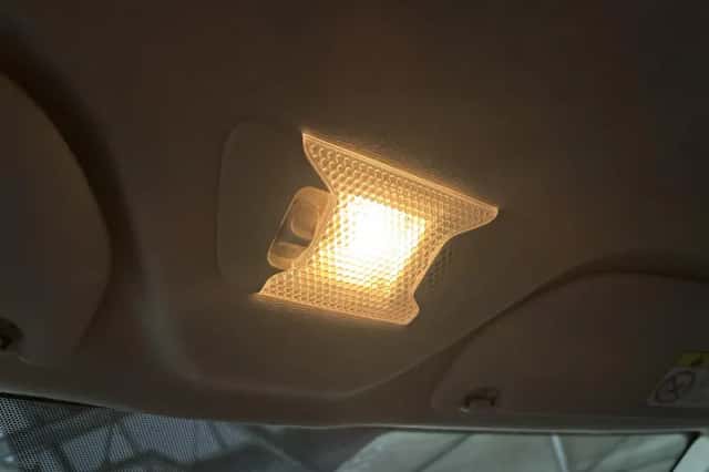 Toyota Aygo (2018) thumbnail 9