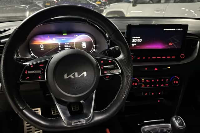 Kia Ceed Sportswagon (2023) thumbnail 6