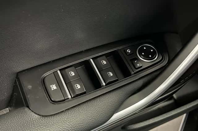 Kia XCeed (2021) thumbnail 3