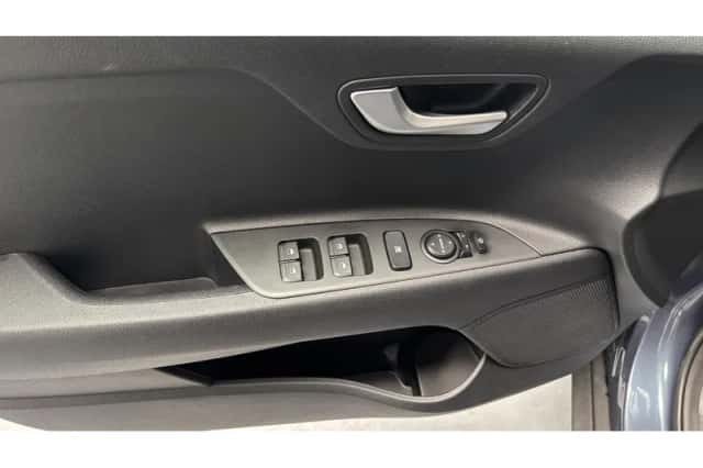 Kia Stonic (2021) thumbnail 2