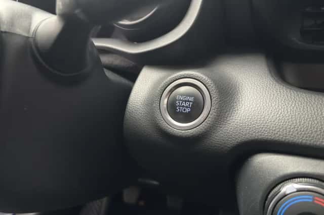 Toyota Yaris (2022) thumbnail 12
