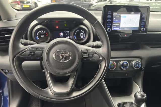 Toyota Yaris (2022) thumbnail 4