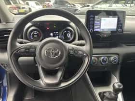 Toyota Yaris (2022) thumbnail 4
