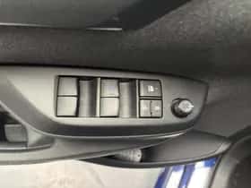 Toyota Yaris (2022) thumbnail 5