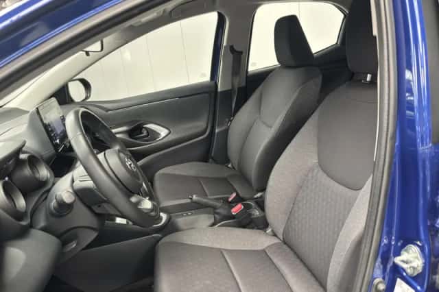 Toyota Yaris (2022) thumbnail 6