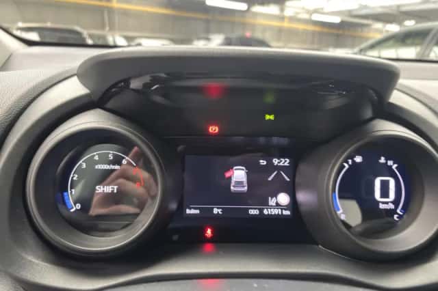 Toyota Yaris (2022) thumbnail 8