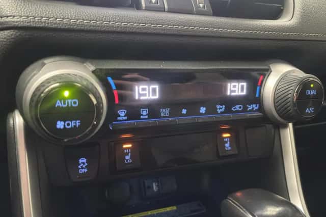Toyota RAV4 (2019) thumbnail 17