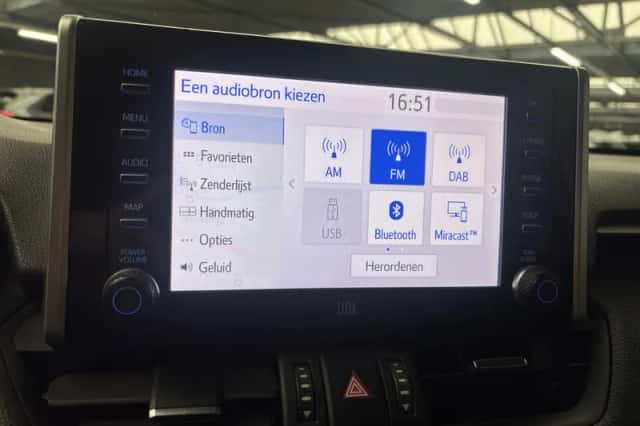 Toyota RAV4 (2019) thumbnail 19