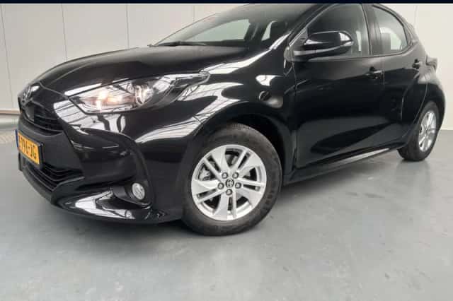 Toyota Yaris (2024) thumbnail 1