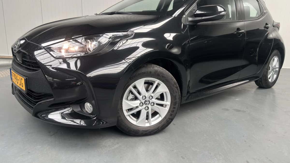 Toyota Yaris (2024) — foto 1