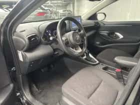Toyota Yaris (2024) thumbnail 2