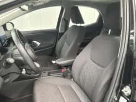 Toyota Yaris (2024) thumbnail 3