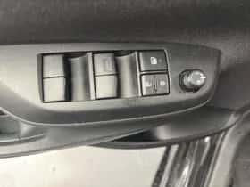 Toyota Yaris (2024) thumbnail 4