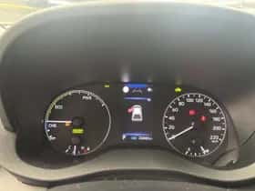 Toyota Yaris (2024) thumbnail 5