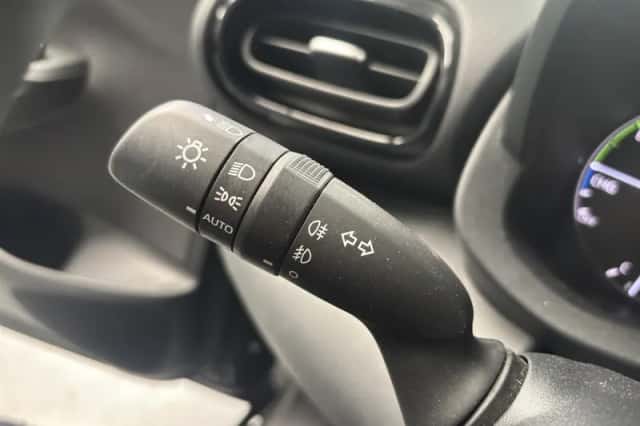Toyota Yaris (2024) thumbnail 10