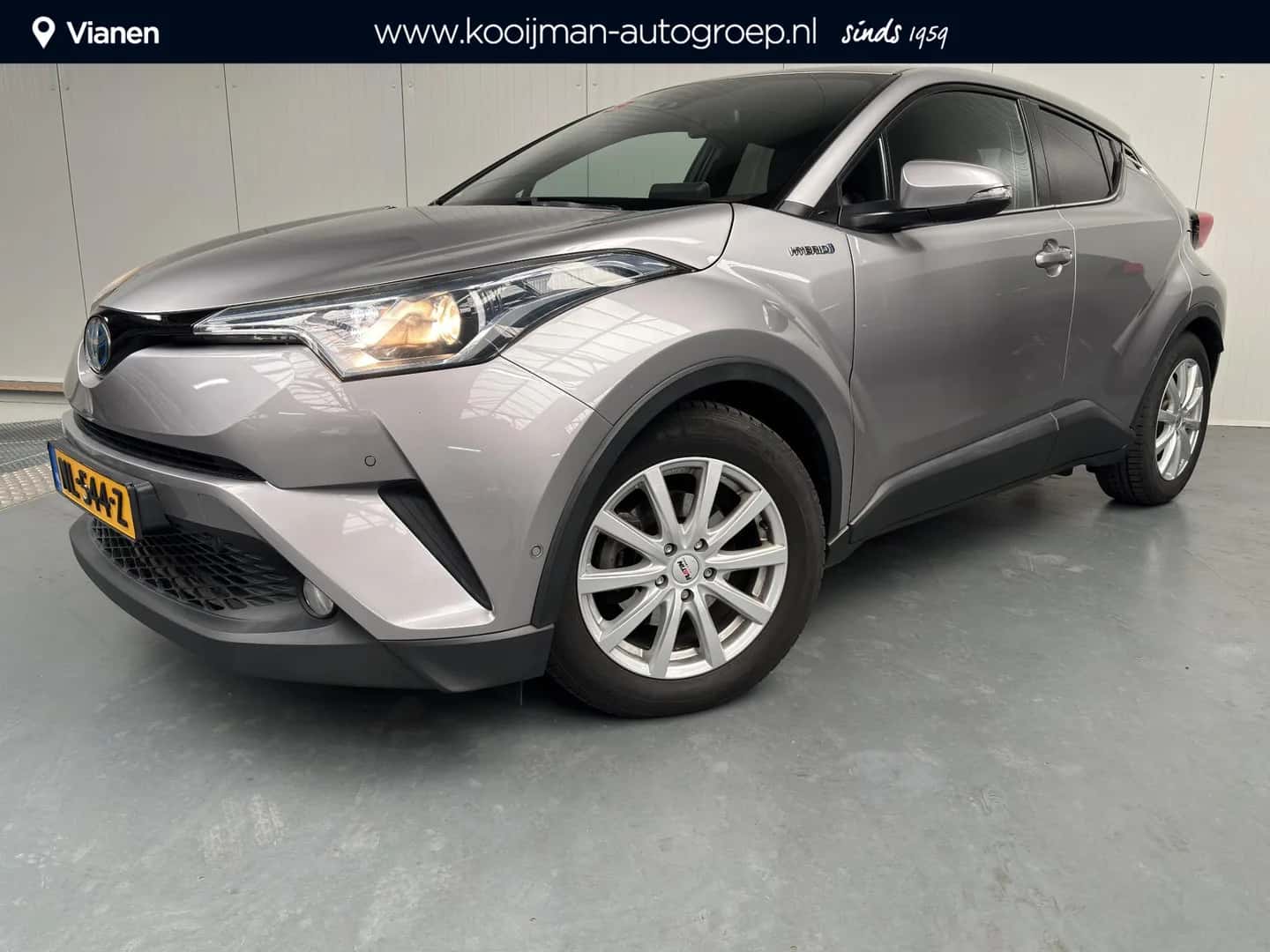 Toyota C-HR (2017) — foto 1