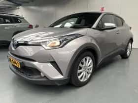 Toyota C-HR (2017) thumbnail 26