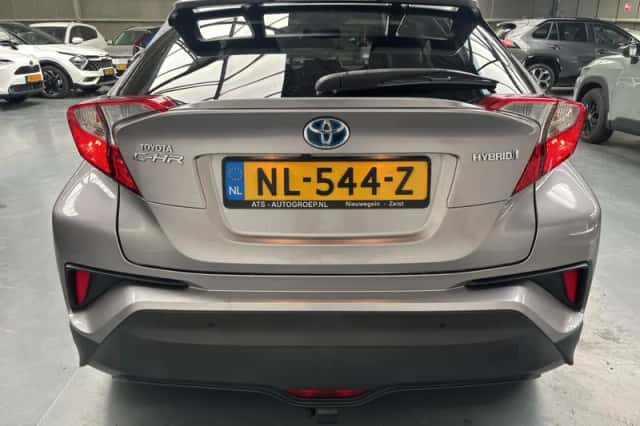 Toyota C-HR (2017) thumbnail 28