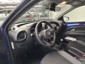 Toyota Aygo (2023) thumbnail 2