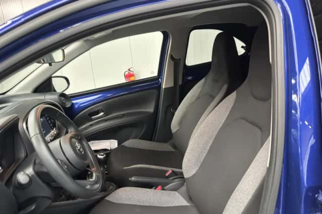 Toyota Aygo (2023) thumbnail 3