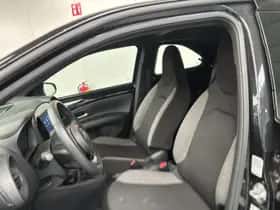 Toyota Aygo (2024) thumbnail 4