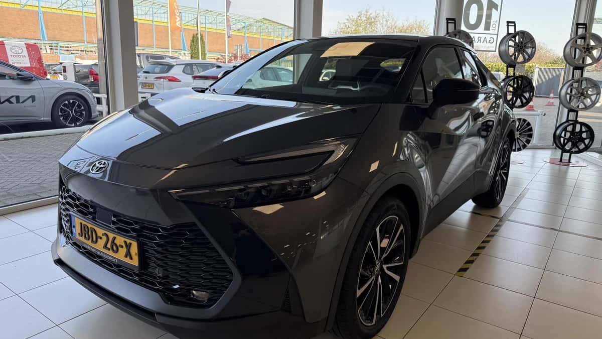 Toyota C-HR (2025) — foto 1