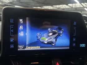 Toyota C-HR (2019) thumbnail 13