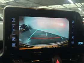 Toyota C-HR (2019) thumbnail 16