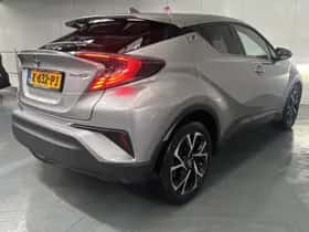 Toyota C-HR (2019) thumbnail 25