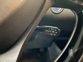 Toyota C-HR (2019) thumbnail 9