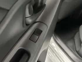 Toyota Yaris (2024) thumbnail 5