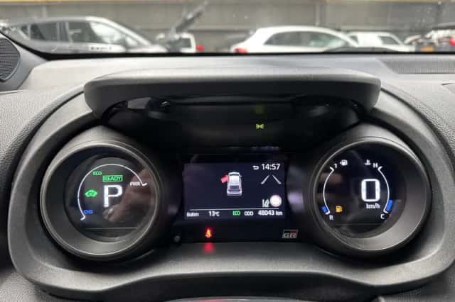Toyota Yaris (2024) thumbnail 6