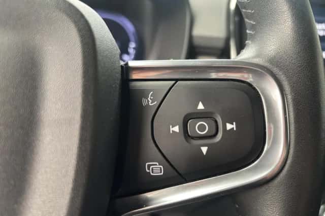 Volvo XC40 (2020) thumbnail 11