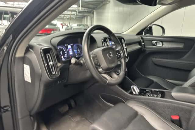 Volvo XC40 (2020) thumbnail 3