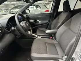 Toyota Yaris Cross (2024) thumbnail 2