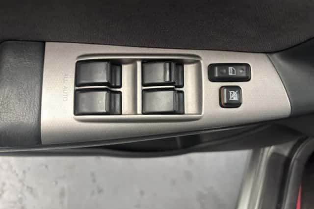Toyota Corolla (2004) thumbnail 11