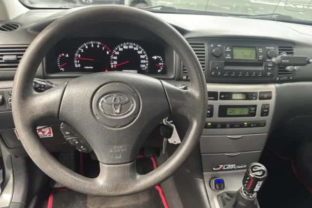 Toyota Corolla (2004) thumbnail 6