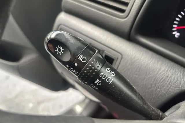 Toyota Corolla (2004) thumbnail 8