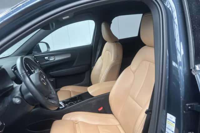 Volvo XC40 (2020) thumbnail 4