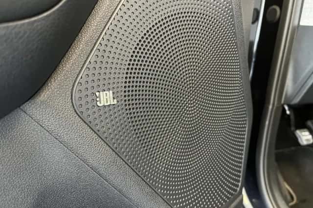 Kia Niro (2019) thumbnail 13