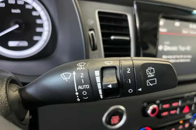 Kia Niro (2019) thumbnail 10