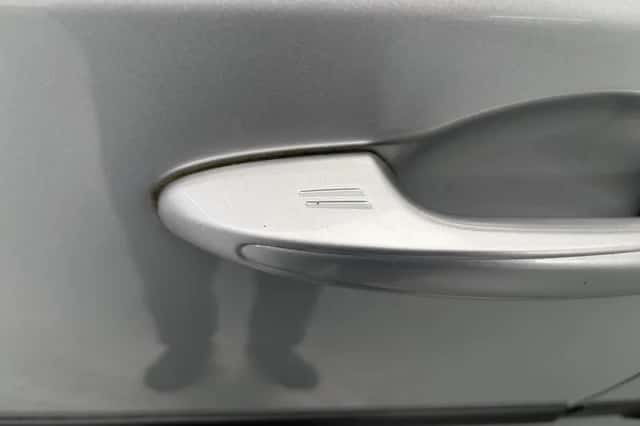 Toyota RAV4 (2014) thumbnail 2