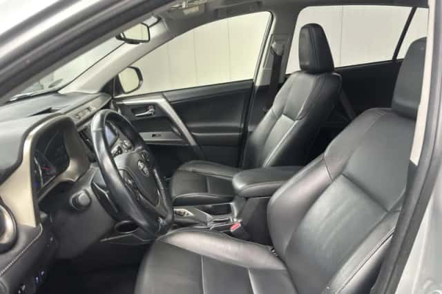 Toyota RAV4 (2014) thumbnail 4