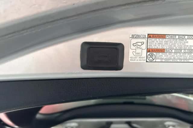 Toyota RAV4 (2014) thumbnail 32