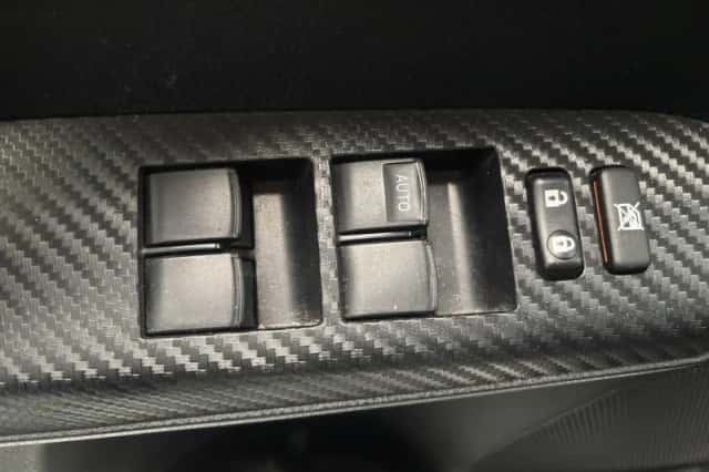 Toyota RAV4 (2014) thumbnail 7